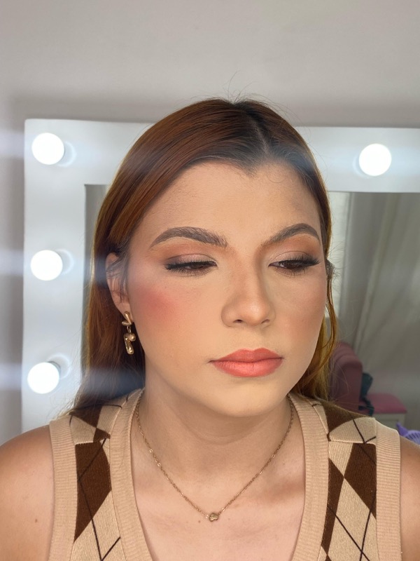 Nude elegante